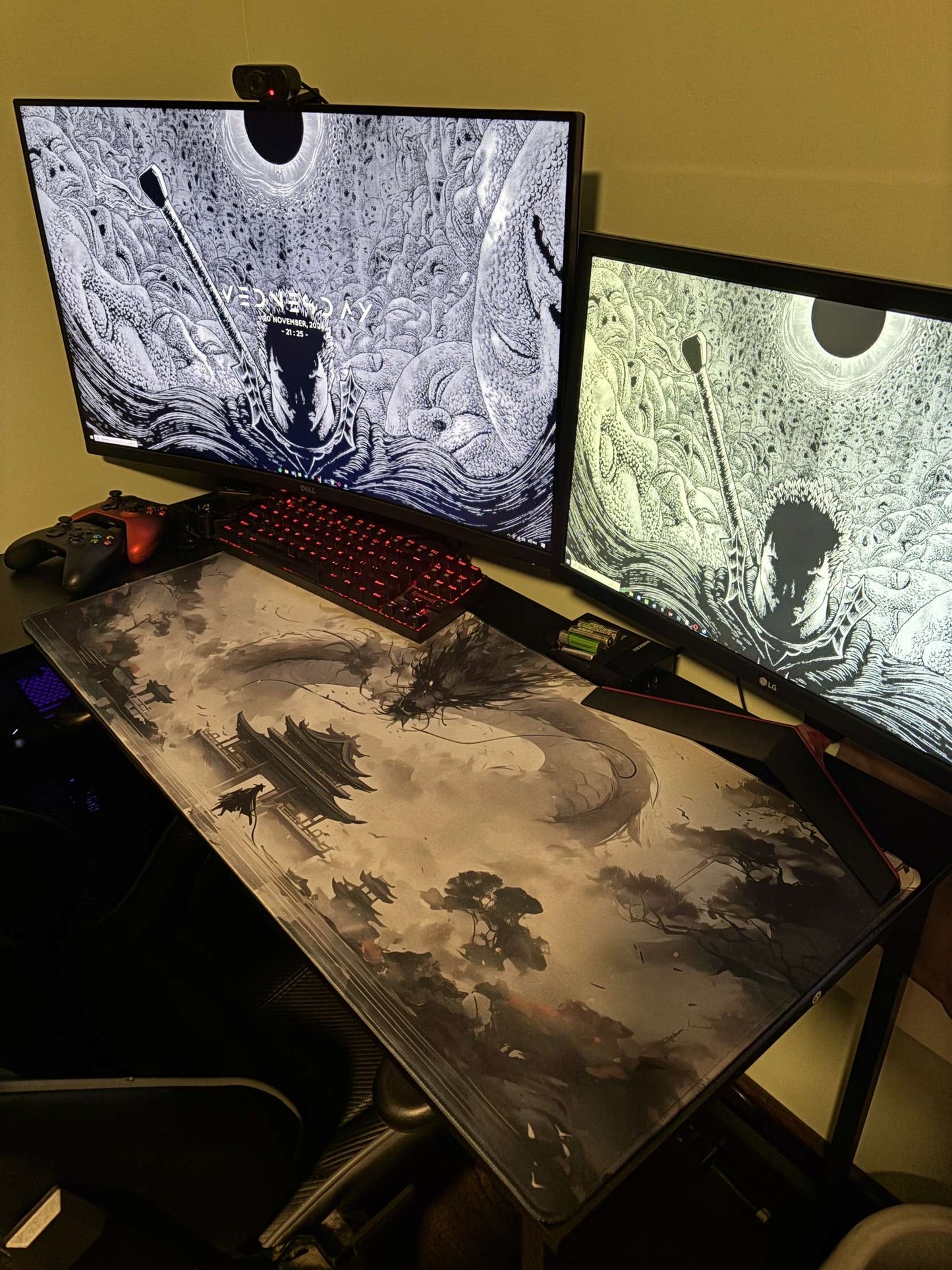 Veil of the Dragon Mouse Pad – XXL Non-Slip Desk Mat